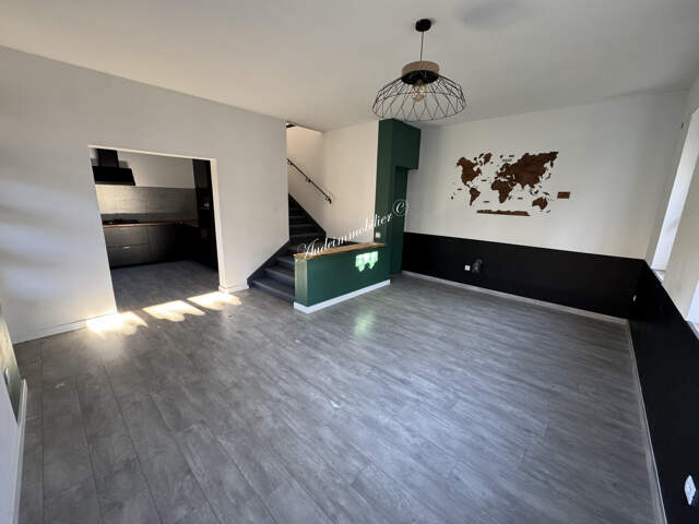 Maison avec Jardin et garage — photo du bien