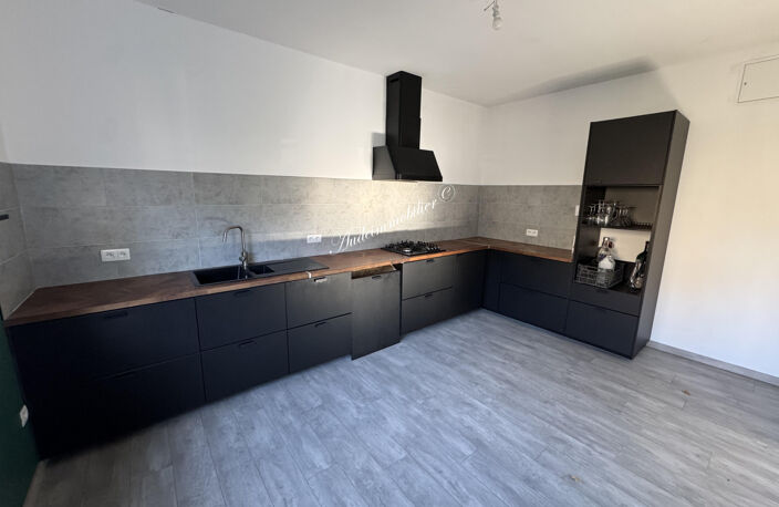 Maison avec Jardin et garage — photo 4