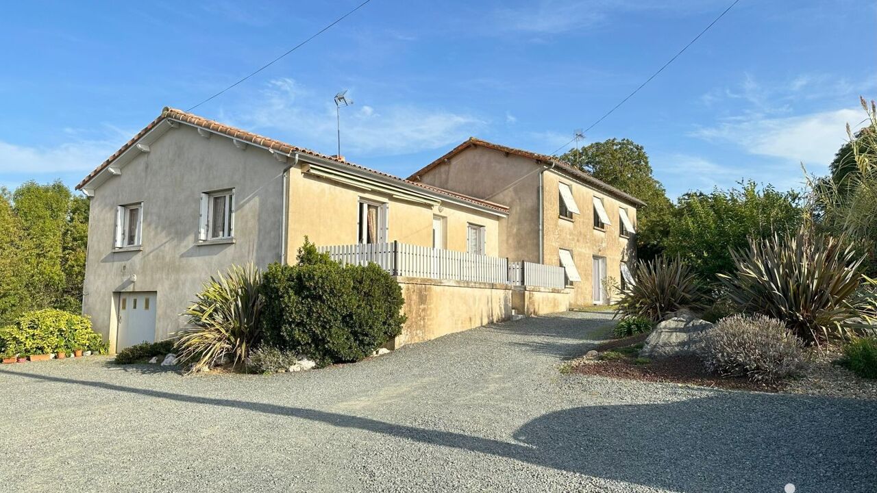 maison 9 pièces 199 m2 à vendre à Saint-Hilaire-de-Voust (85120)