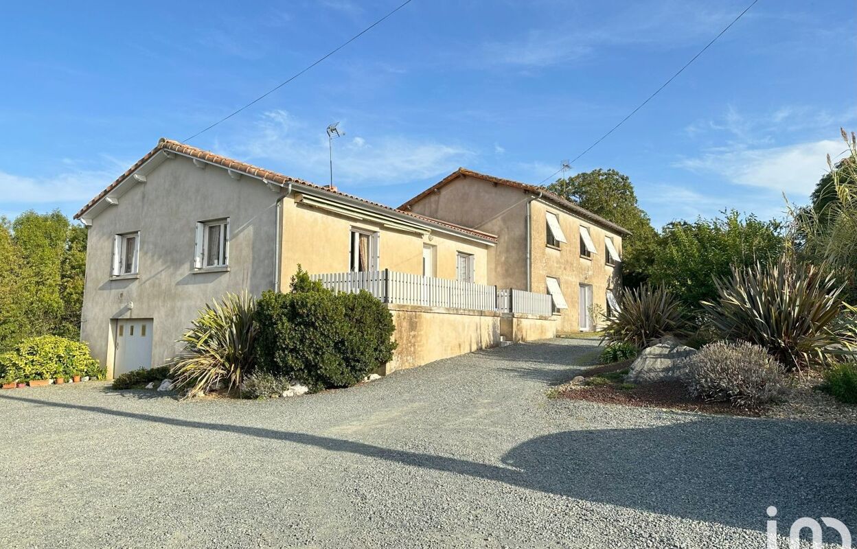 maison 9 pièces 199 m2 à vendre à Saint-Hilaire-de-Voust (85120)