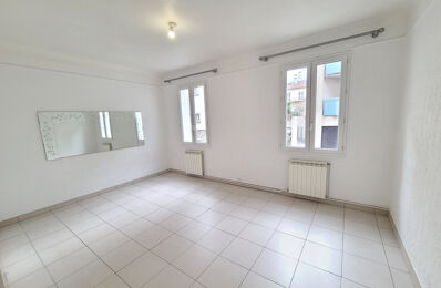 location appartement 750 € CC /mois à proximité de Marseille 3 (13003)