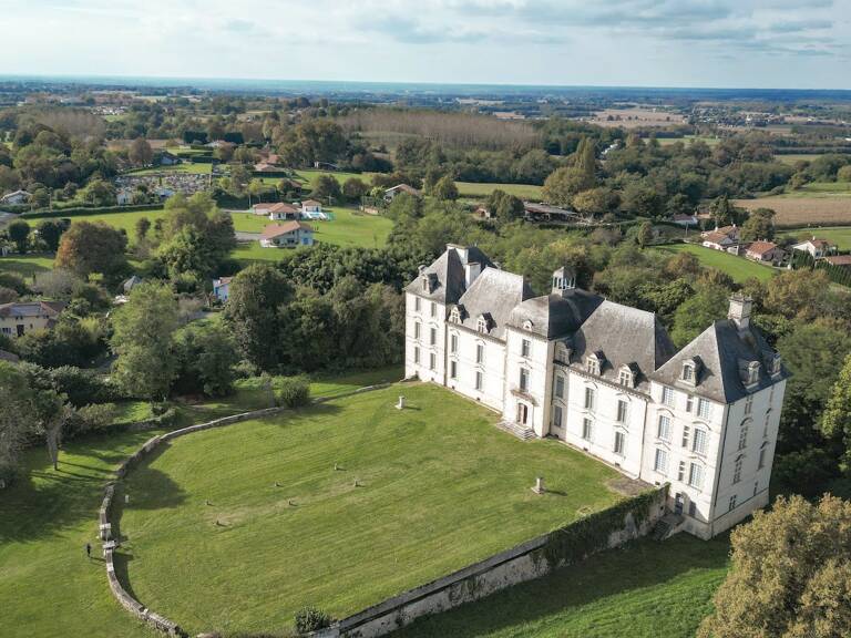 Château — photo 1