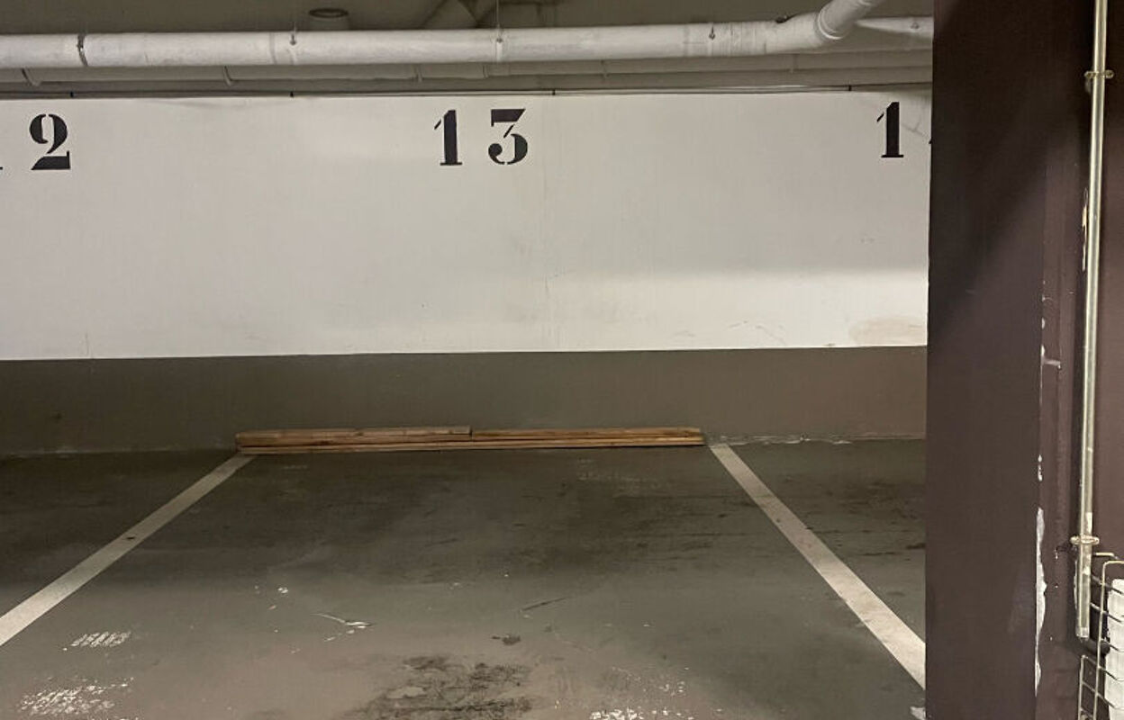 garage  pièces  m2 à vendre à Paris 18 (75018)