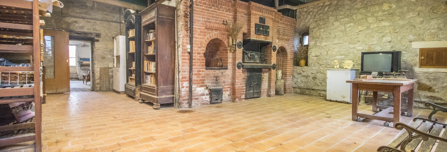 Maison 8 Pièces 212 m² à vendre à Mauroux (46700)