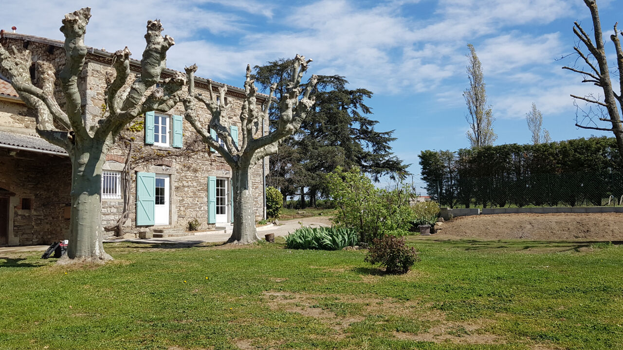 maison 7 pièces 200 m2 à louer à Saint-Jean-de-Touslas (69700)