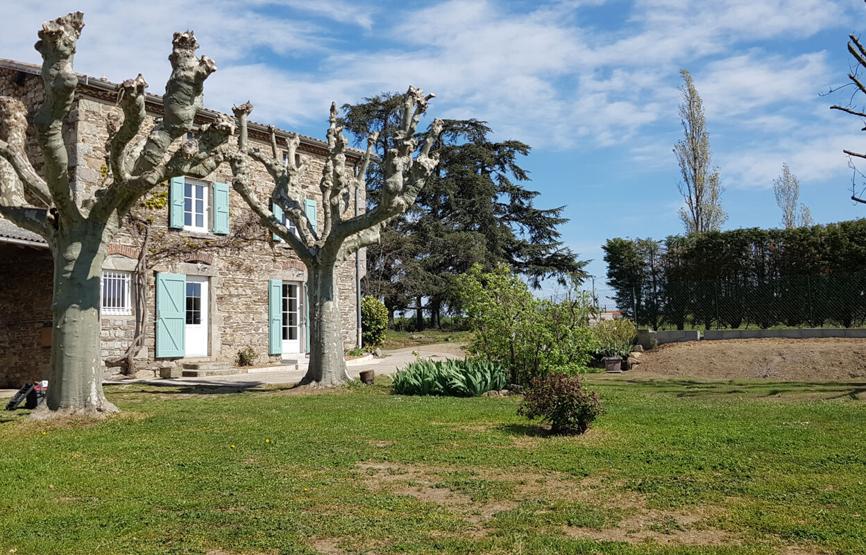 maison 7 pièces 200 m2 à louer à Saint-Jean-de-Touslas (69700)