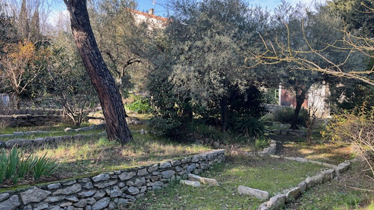 terrain  pièces 375 m2 à vendre à Nîmes (30000)