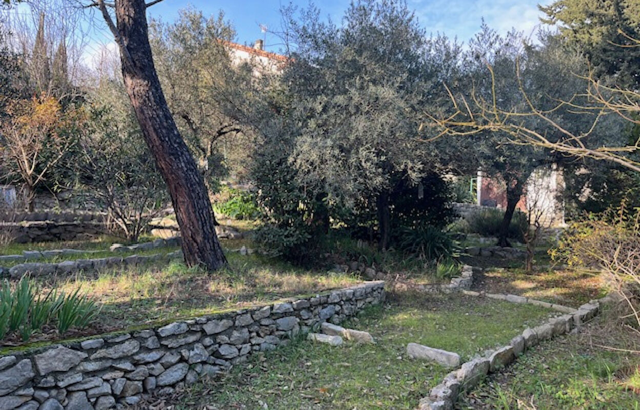 terrain  pièces 375 m2 à vendre à Nîmes (30000)