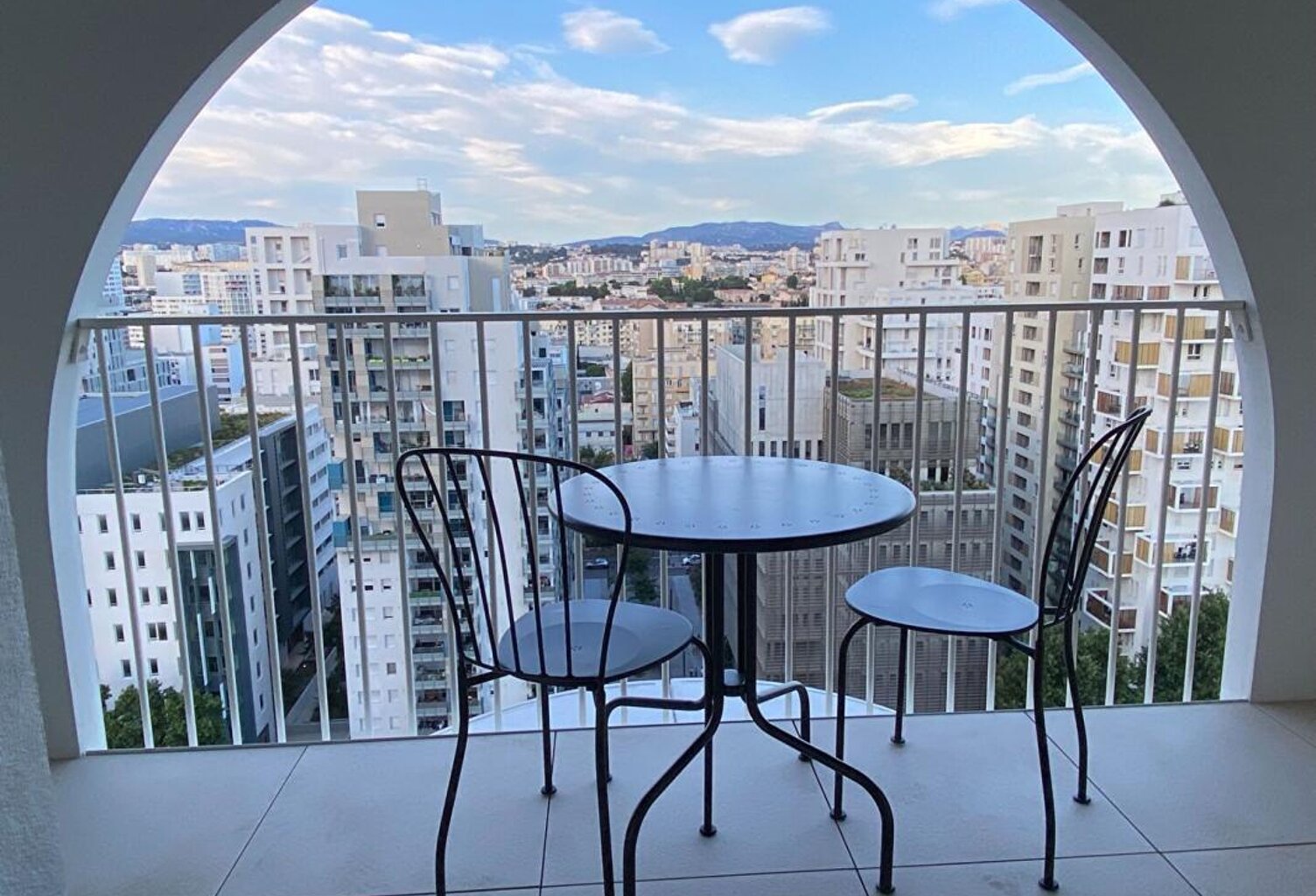 T2 de 42m² meublé au17ème et dernier étage — photo 1