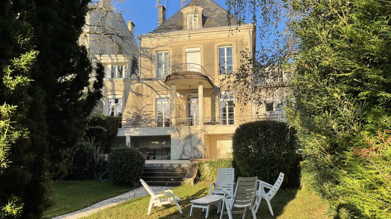 maison 8 pièces 375 m2 à vendre à Niort (79000)