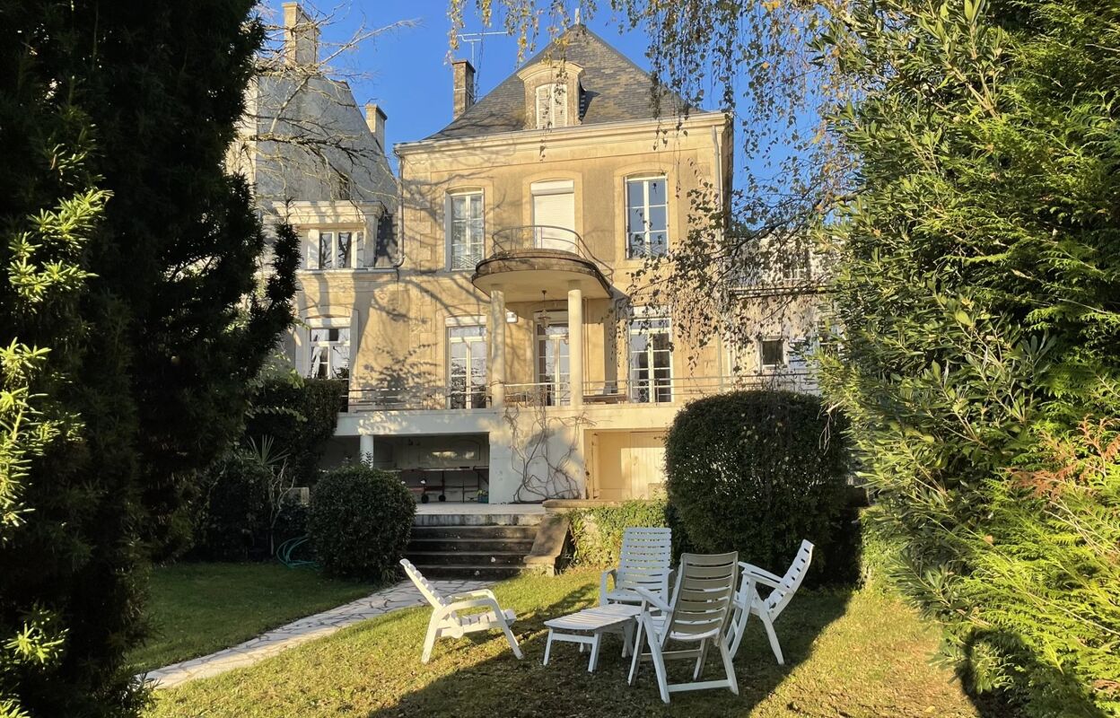 maison 8 pièces 375 m2 à vendre à Niort (79000)