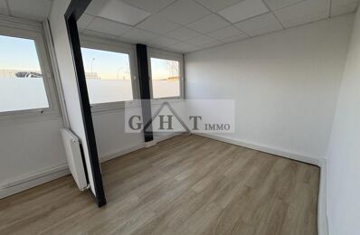 location bureau 2 350 € CC /mois à proximité de Saint-Sauveur-sur-École (77930)