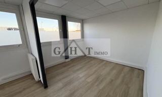 Bureau  300 m² à louer à Vaux-le-Pénil (77000)