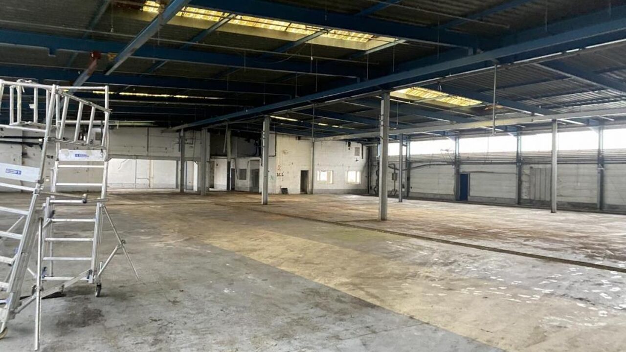 local industriel  pièces 2570 m2 à vendre à Meaux (77100)