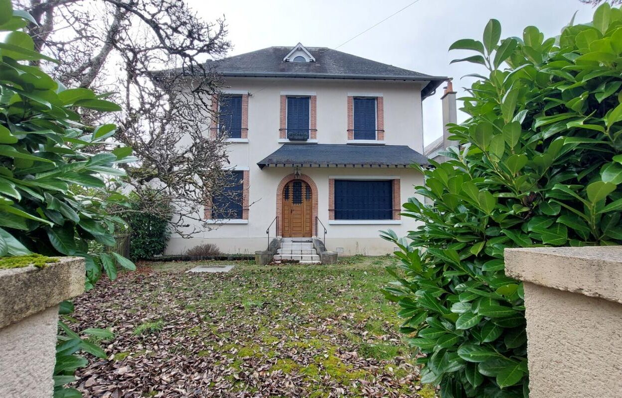 maison 6 pièces 122 m2 à vendre à La Ferté-Saint-Cyr (41220)