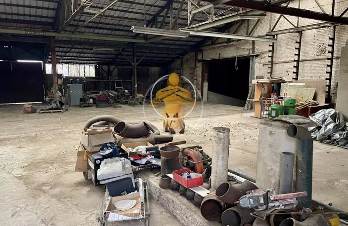 Vente Entrepôt de 2000 M² — photo 2