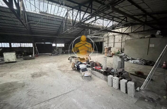 Vente Entrepôt de 2000 M² — photo 3