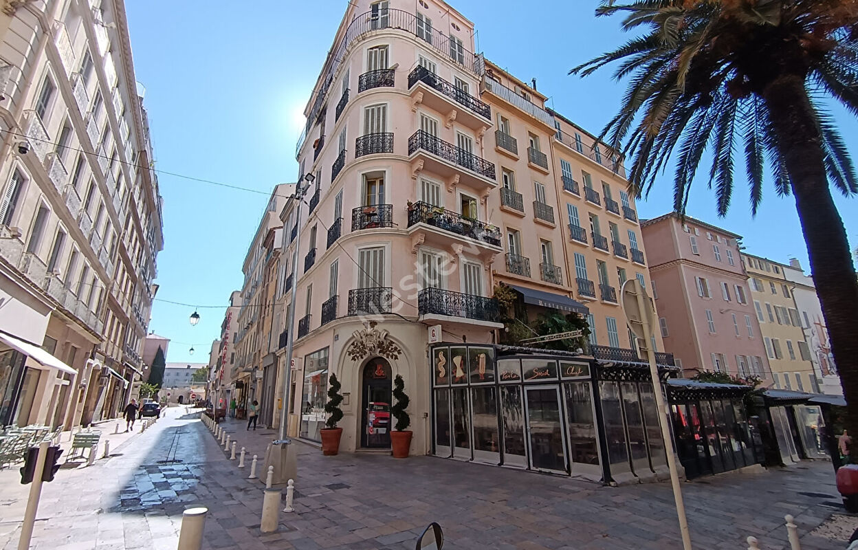 immeuble  pièces 380 m2 à vendre à Toulon (83000)