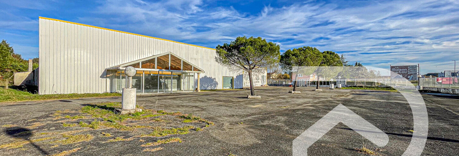 Commerce  3000 m² à louer à Auch (32000)
