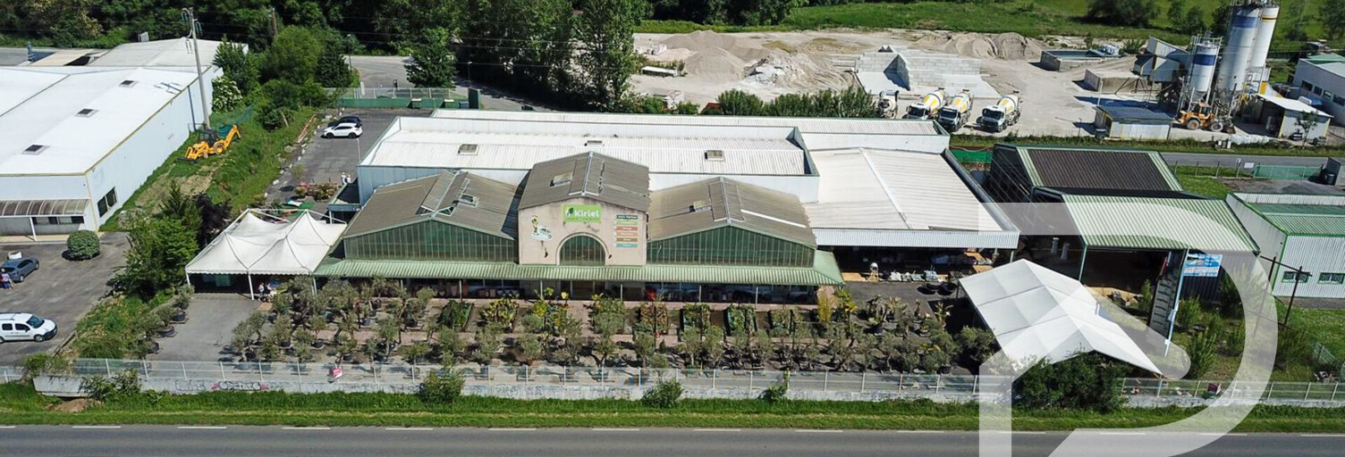 Commerce  2600 m² à vendre à Auch (32000)