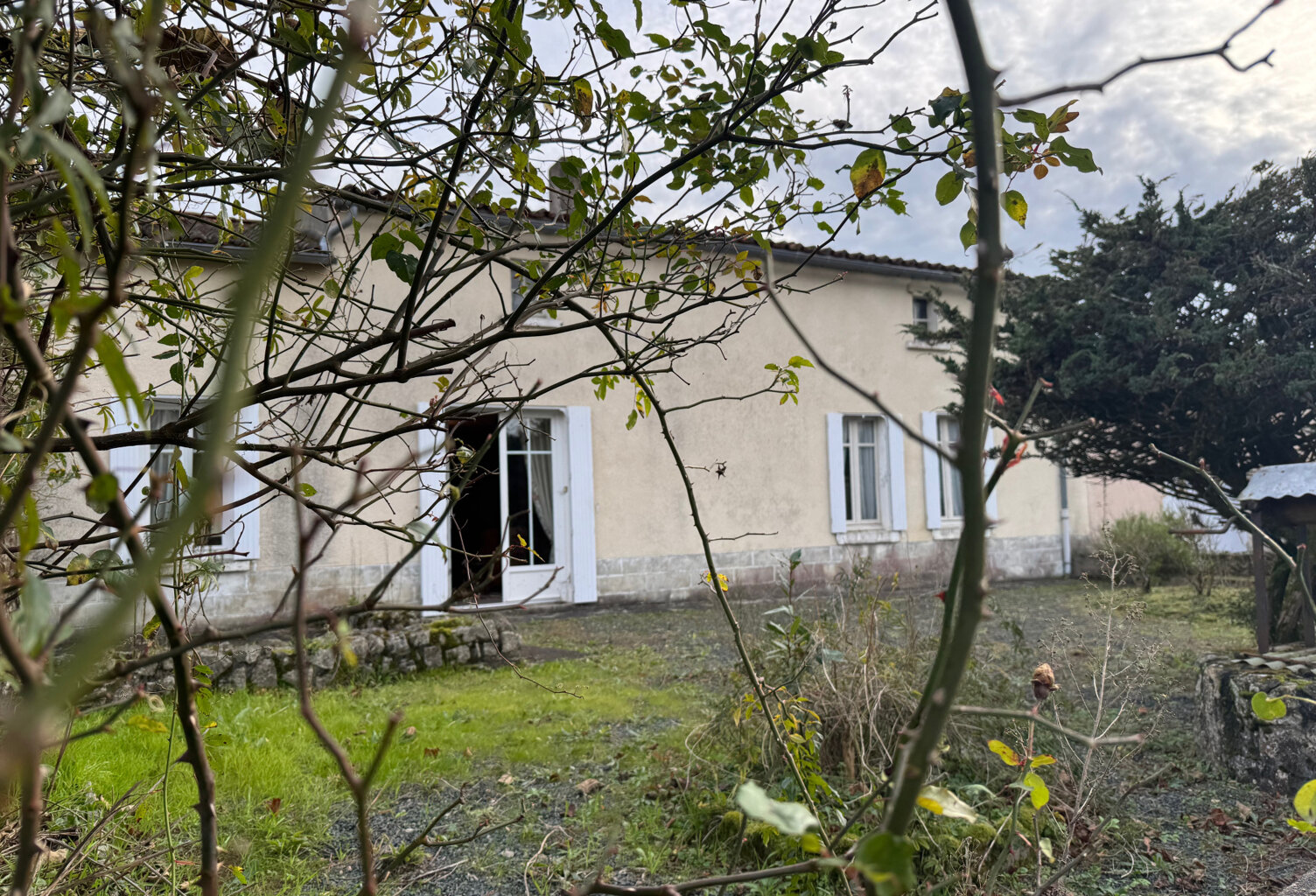 Centre bourg de Pissotte — photo 1