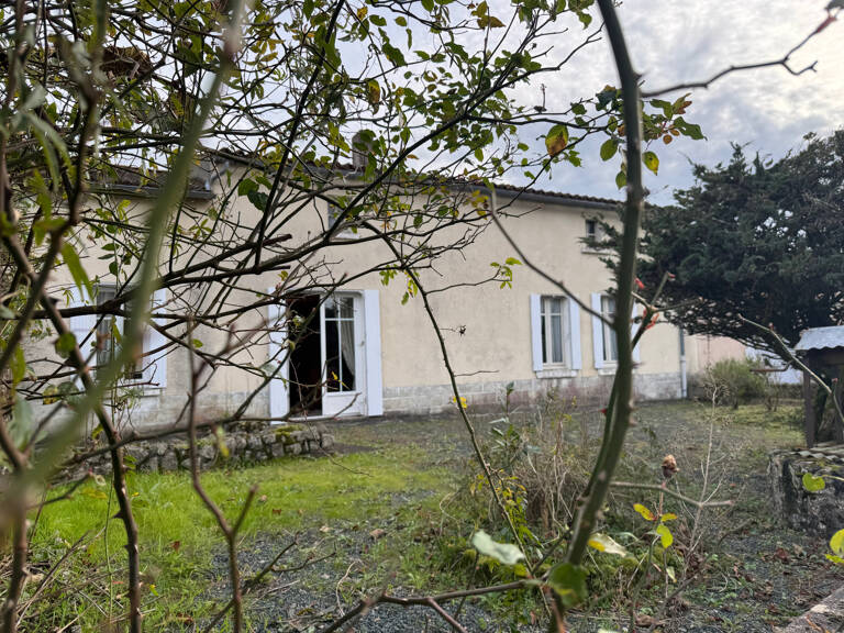 Centre bourg de Pissotte — photo 1