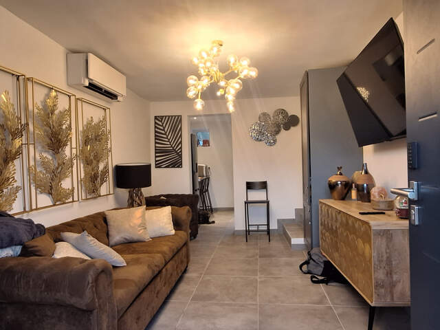 A 5 MN DE LA GARE DE SENS,MAISON DE VILLE AVEC SA TERRASSE P — photo du bien