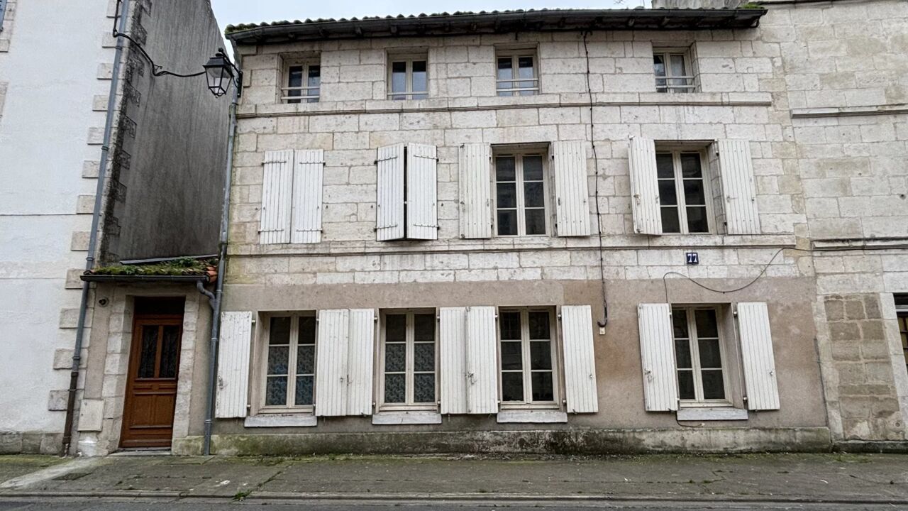 maison 5 pièces 103 m2 à vendre à Saint-Maixent-l'École (79400)