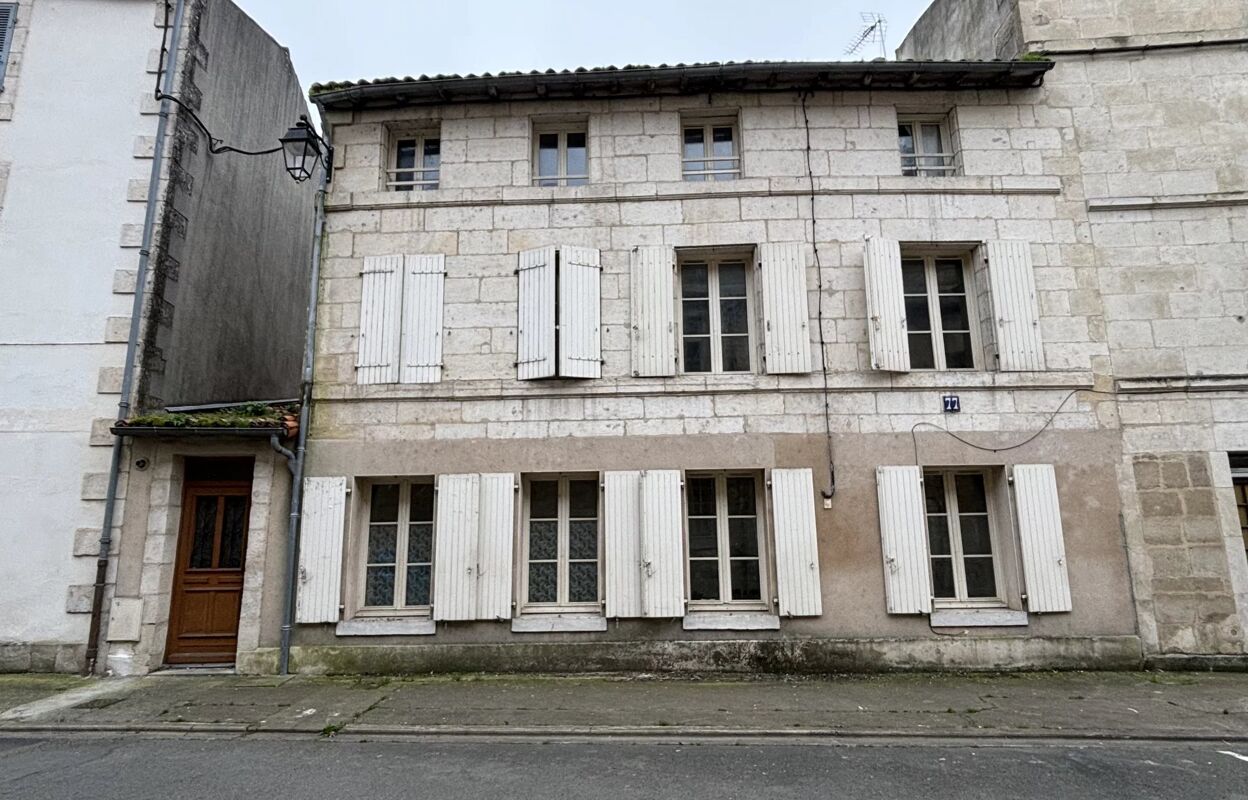 maison 5 pièces 103 m2 à vendre à Saint-Maixent-l'École (79400)