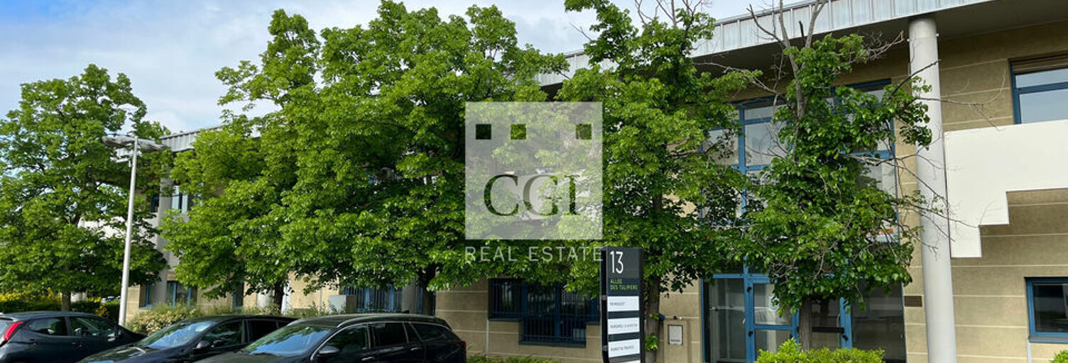 Bureau  321 m² à louer à Bron (69500)