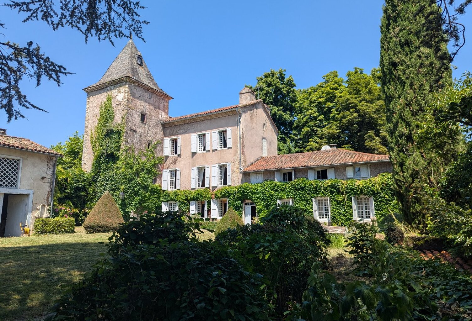 Manoir — photo 1