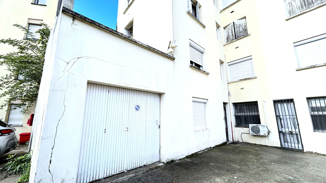 garage  pièces 18 m2 à louer à Bordeaux (33000)