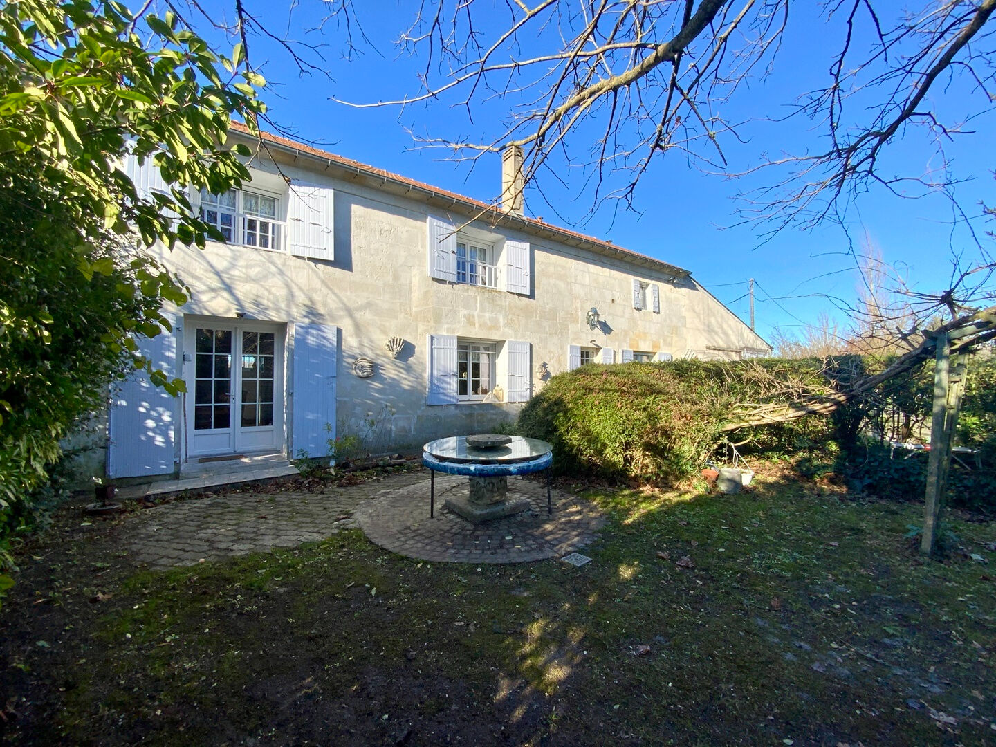 Villa / Maison  T6 à vendre Jonzac 17500