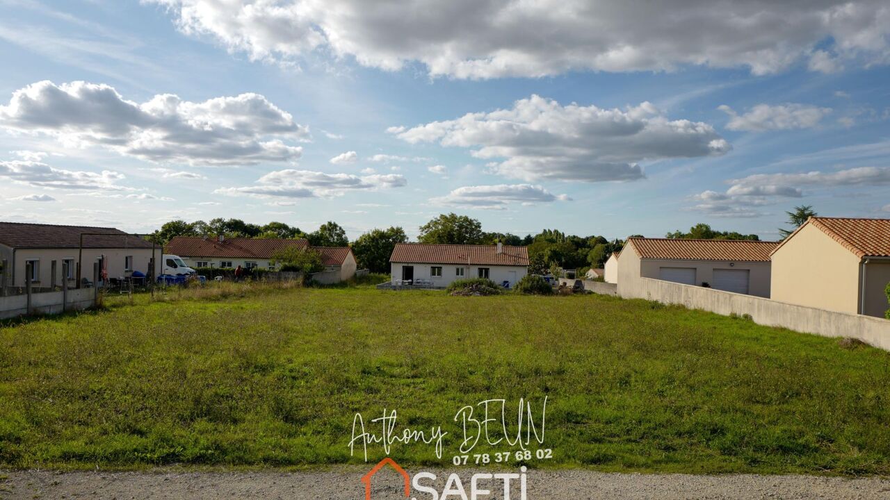 terrain  pièces 700 m2 à vendre à Sainte-Ouenne (79220)