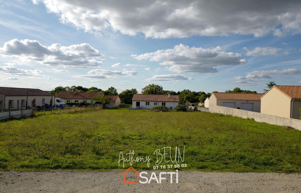 terrain  pièces 700 m2 à vendre à Sainte-Ouenne (79220)