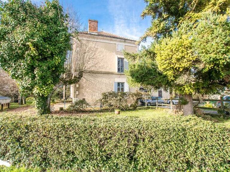 Maison en pierre de 7 pièces principales — photo 1