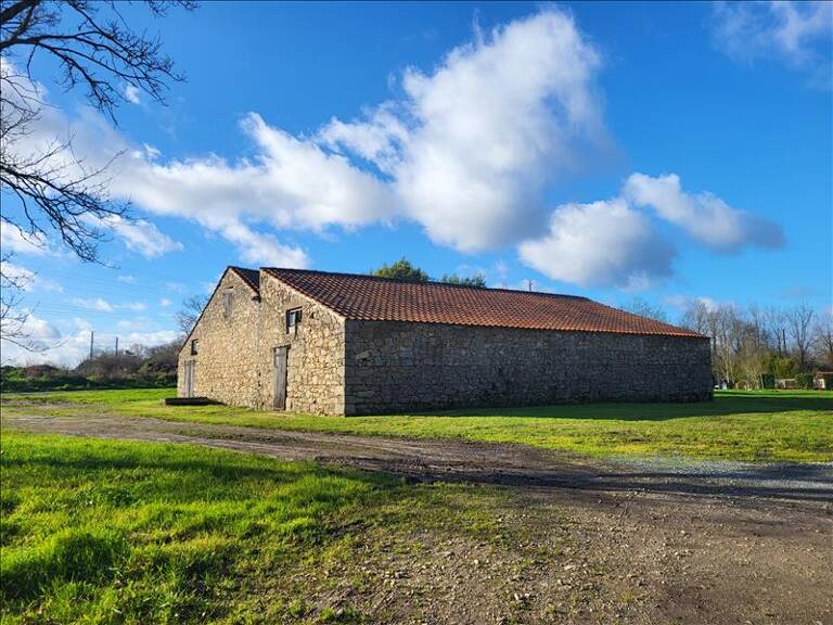 Grange de 1 pièces principales — photo 1