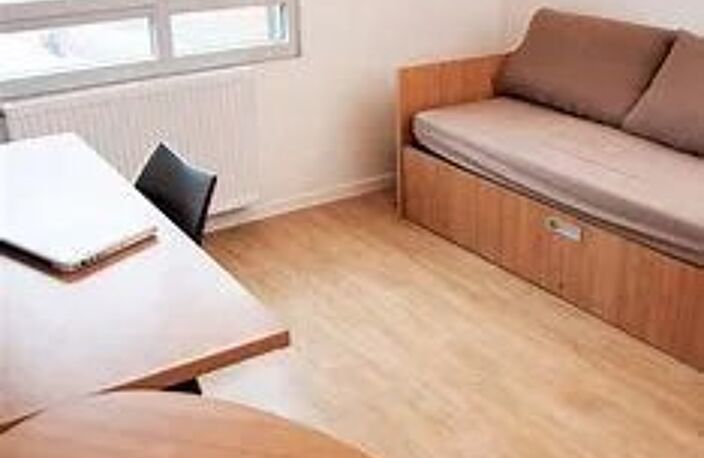 Studio vendu avec locataire — photo 2