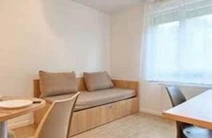 Studio vendu avec locataire — photo 3