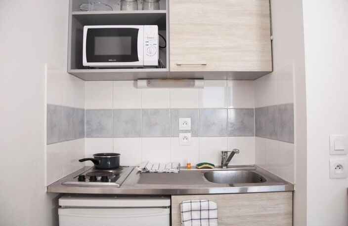 Studio vendu avec locataire — photo 4