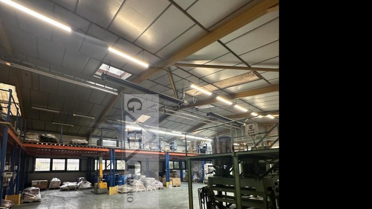 local industriel  pièces 1200 m2 à vendre à Rosny-sous-Bois (93110)