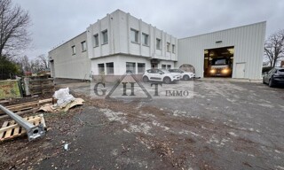 Local industriel  1680 m² à louer à Valenton (94460)