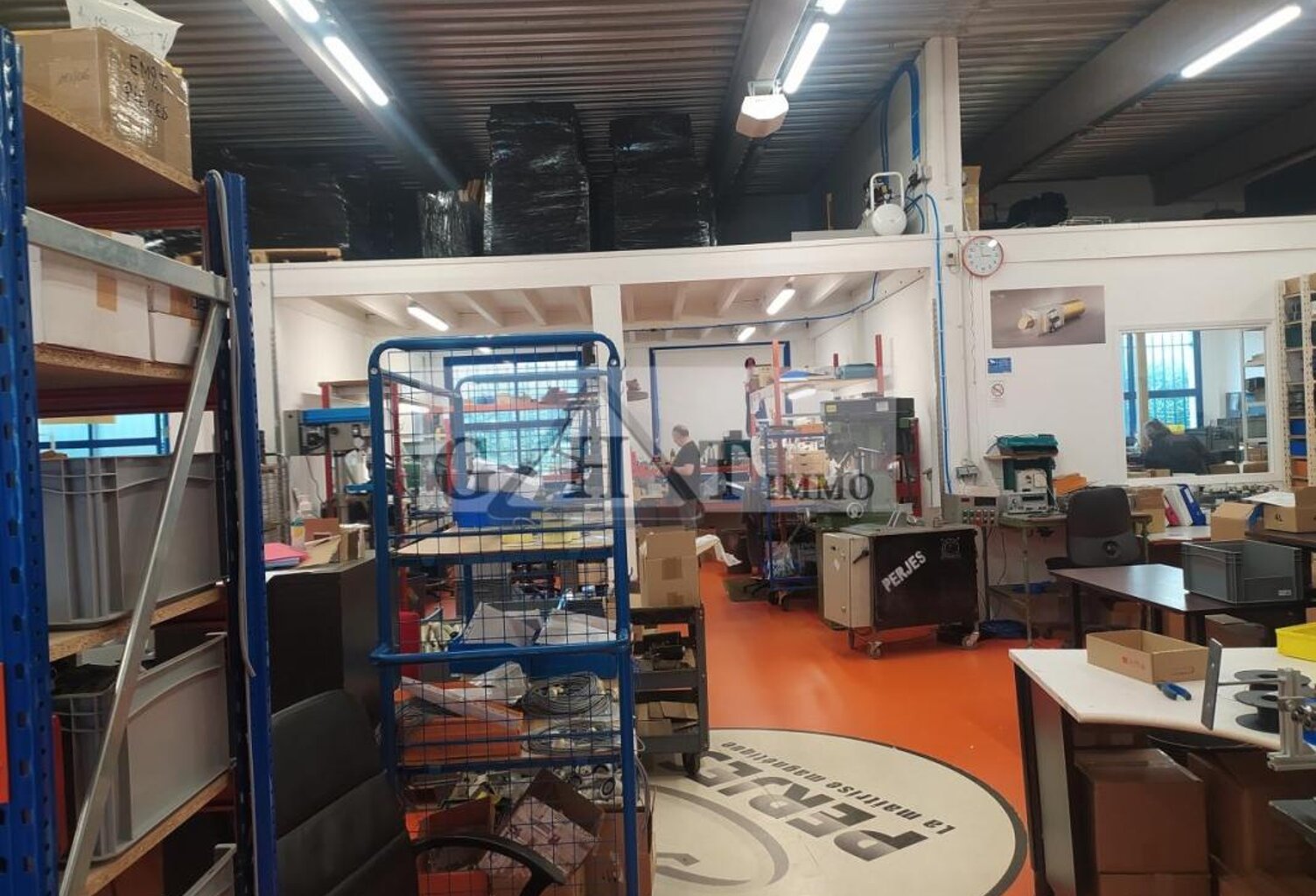 660 M² entrepot bureaux à vendre à croissy beaubourg — photo 1
