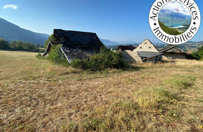 GRANGE EN PIERRE EN RUINE A RECONSTRUIRE — photo 2
