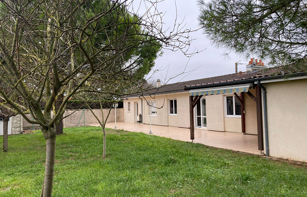 maison 5 pièces 140 m2 à vendre à Neuville-de-Poitou (86170)