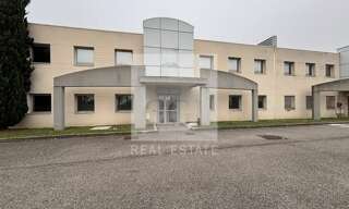 Commerce  500 m² à louer à Saint-Priest (69800)