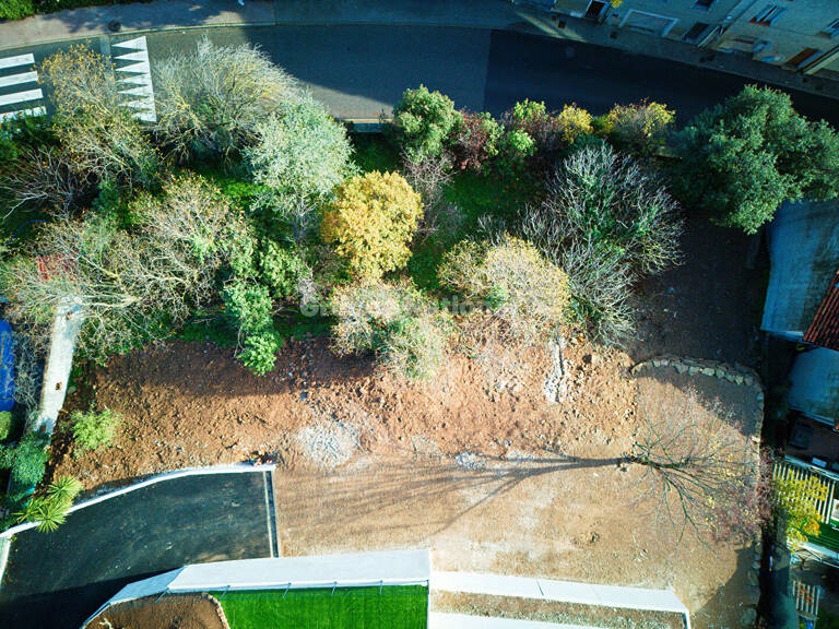 Terrain à vendre à Carnoules pour 2 ou 3 maisons - Référence ... — photo 1