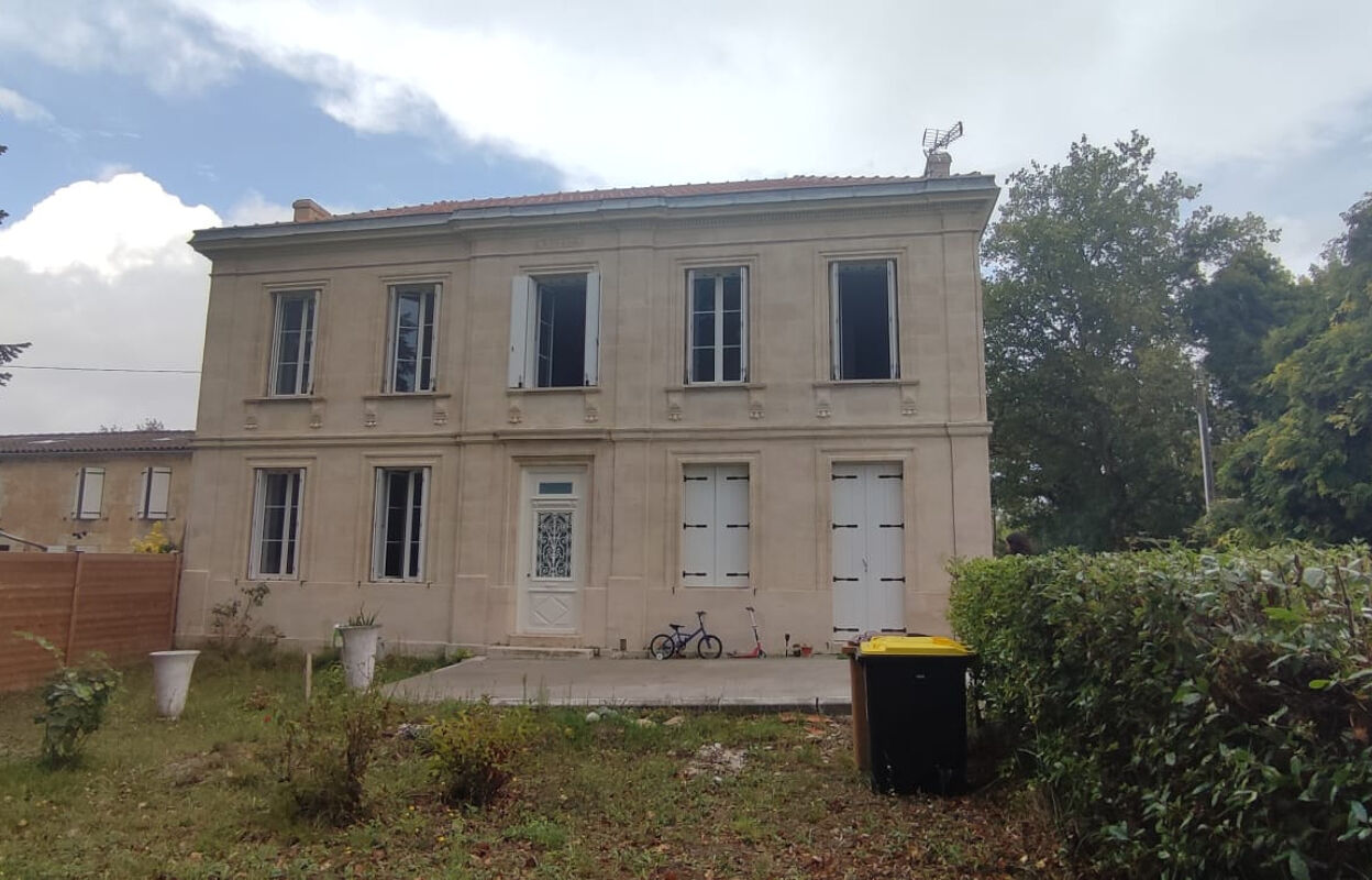 maison 11 pièces 250 m2 à vendre à Blaye (33390)