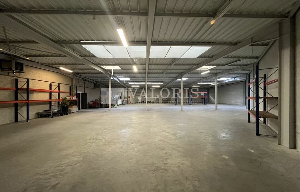 commerce  pièces 620 m2 à louer à Corbas (69960)