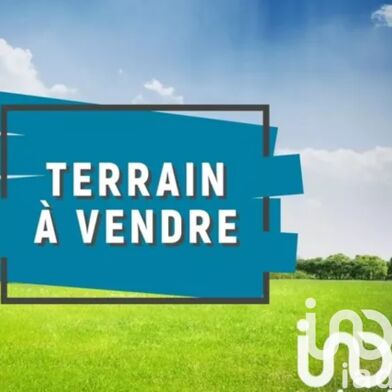 Terrain 787 m²